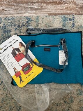 NWT Biaggi Hangeroo Convertible garment Bag and Tote (two bags in one)
